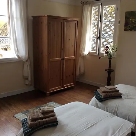 Maison Lajus * Bassillon-Vauze